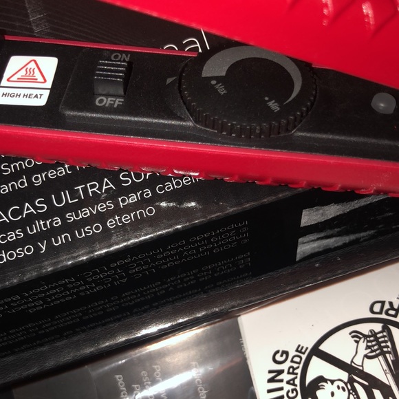 Brand new Style House Professional Styling Iron (red) - Picture 5 of 9